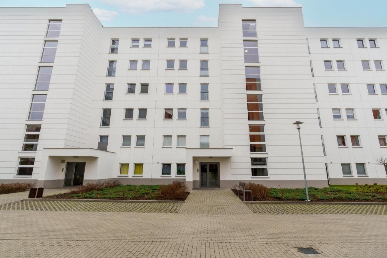Wilczak Apartment With Free Garage Poznan By Noclegi Renters Buitenkant foto